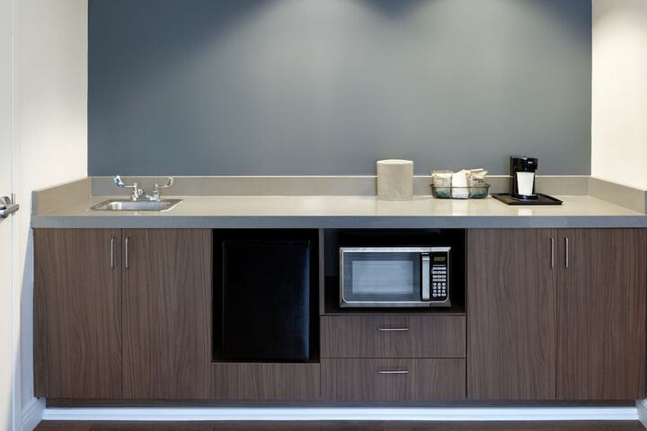 Courtyard by Marriott Edison Woodbridge