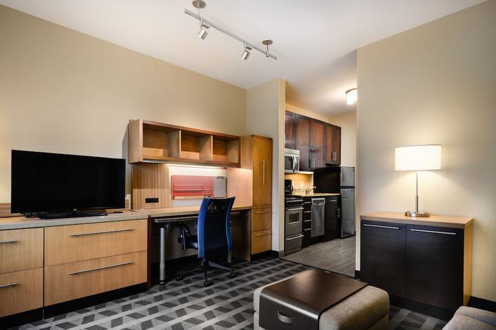 Room 10 of 36