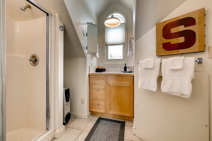Room 30 of 49
