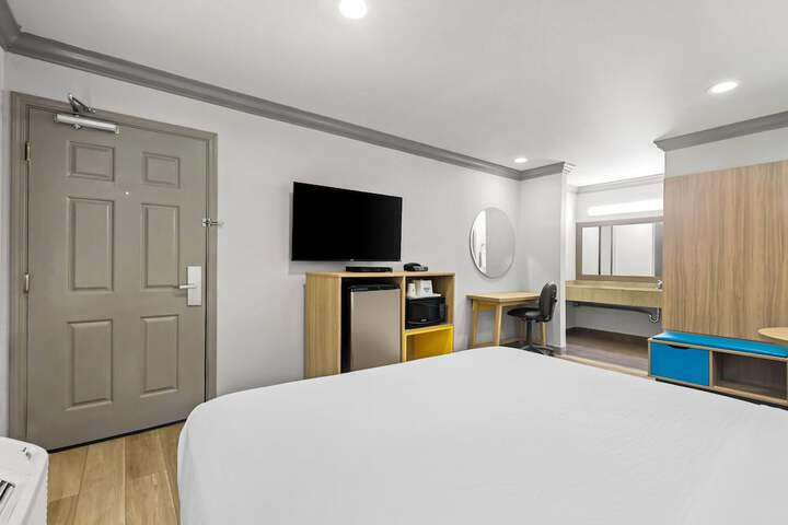 Days Inn by Wyndham San Francisco S / Oyster Point Airport