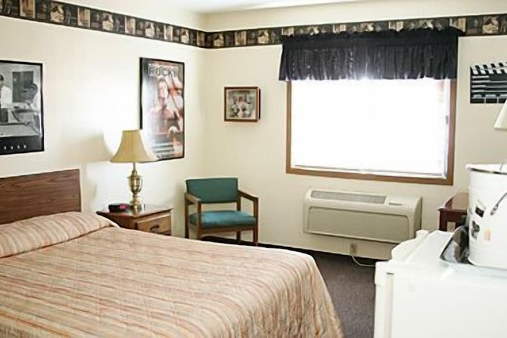 Riverside Inn