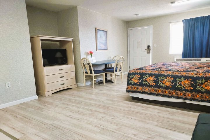 Room 11 of 29