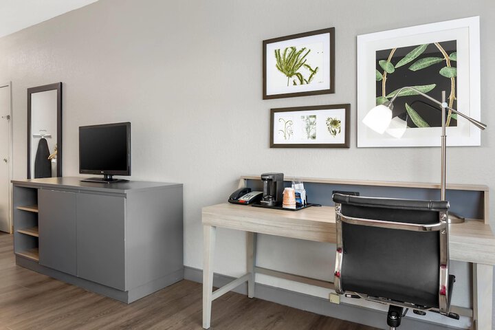 Country Inn & Suites by Radisson Georgetown, KY