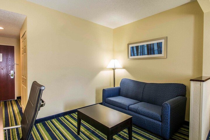 Room 28 of 48