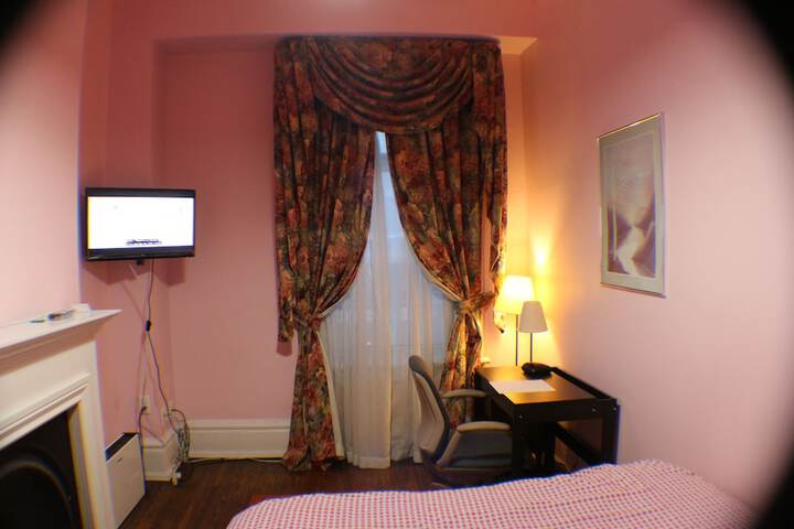 Room 18 of 75