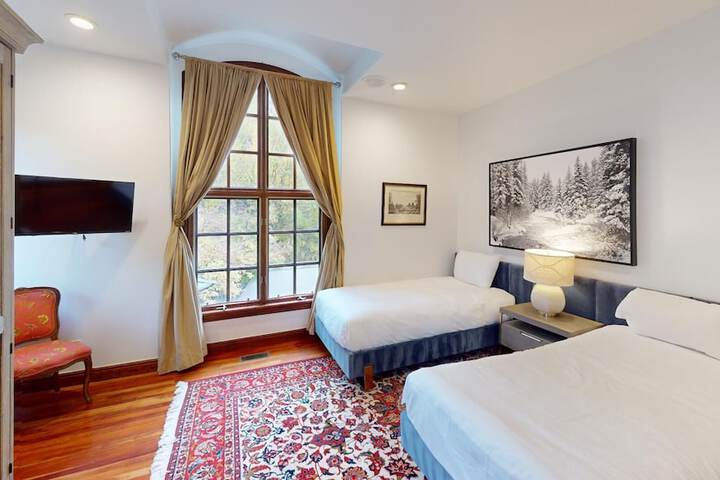 Room 215 of 361