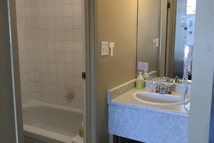 Room 19 of 34