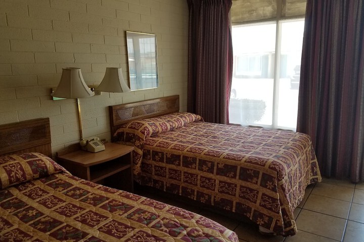 Room 11 of 14