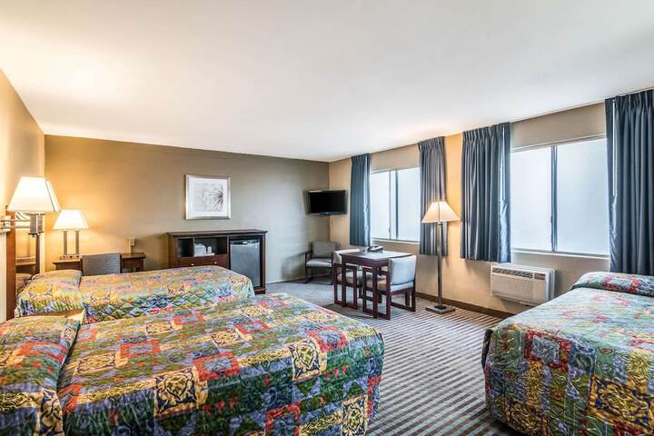 Room 18 of 25