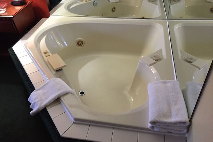Hot Tub 41 of 42