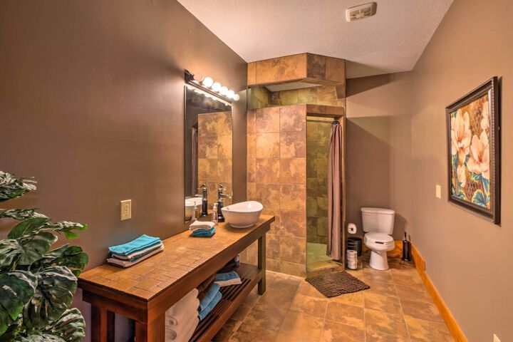 Tryon House w / Hot Tub - Near Equestrian Centers!