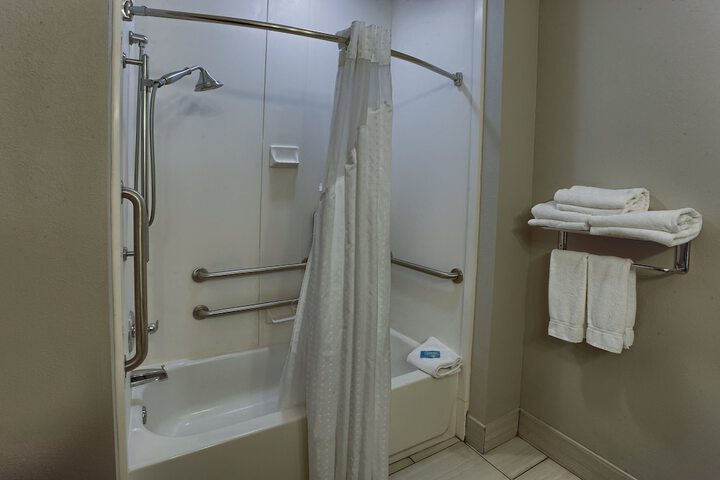 Room 52 of 92