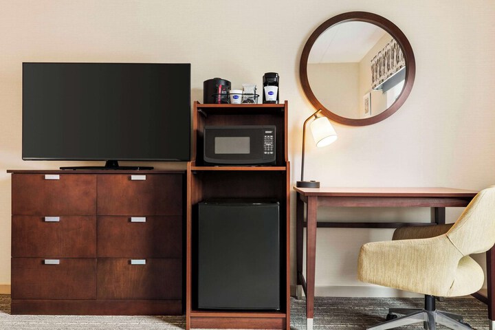 Hampton Inn & Suites Pittsburgh / Waterfront-West Homestead