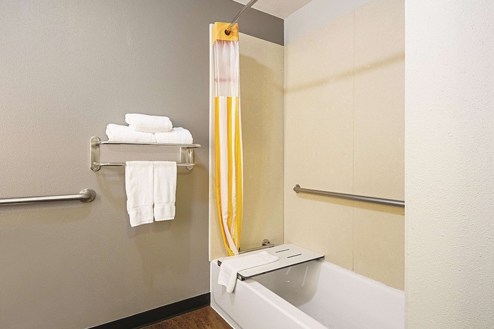 La Quinta Inn & Suites by Wyndham McKinney