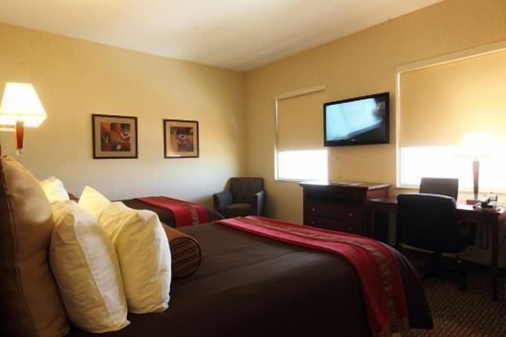 Room 8 of 12