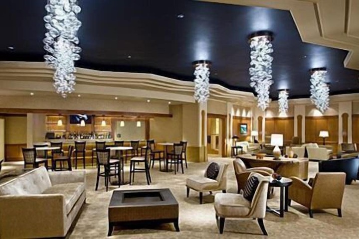 Hollywood Casino & Hotel