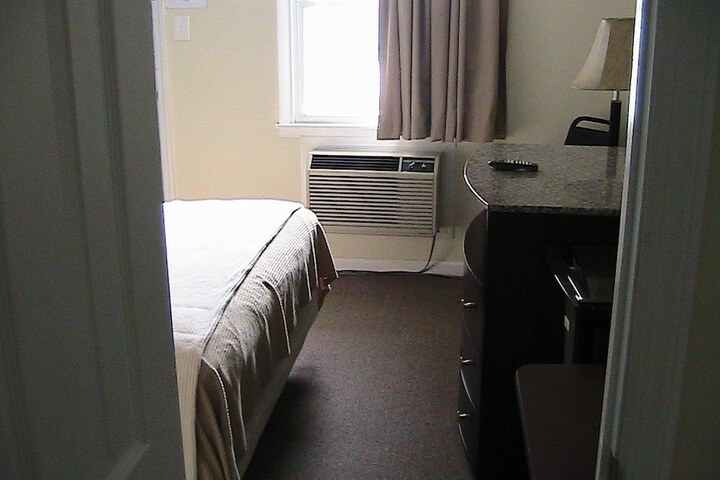 Room 15 of 35