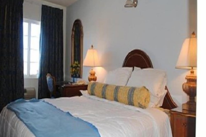 Travel Inn & Suites
