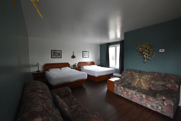 Room 15 of 33