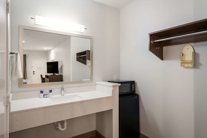 Room 14 of 39