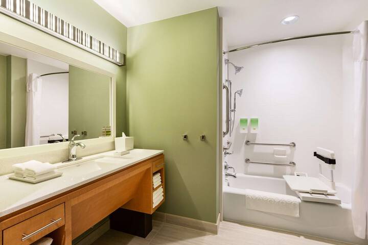 Room 18 of 26