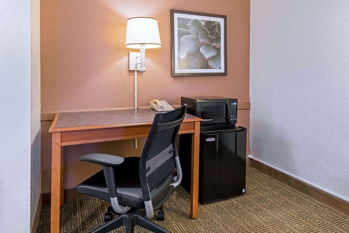 Room 15 of 30