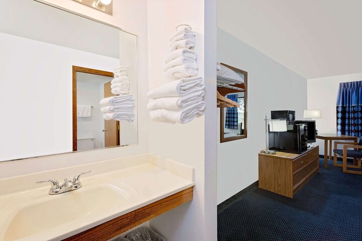 Room 15 of 19