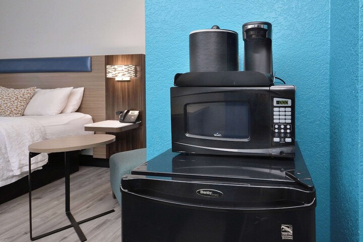 Room 30 of 118
