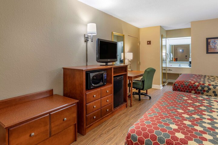 Room 20 of 23
