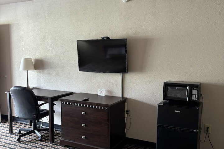 Room 12 of 16