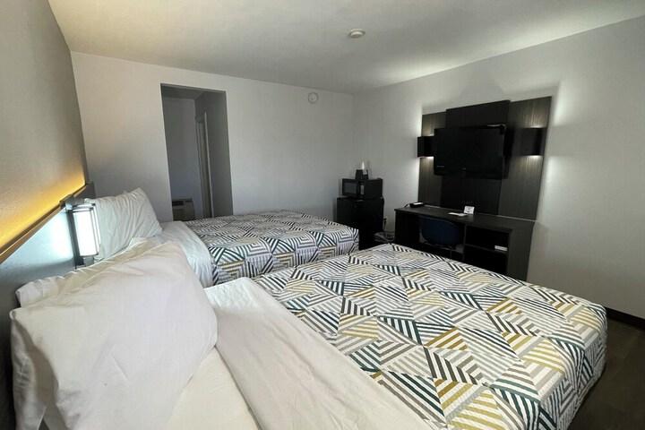 Room 16 of 26