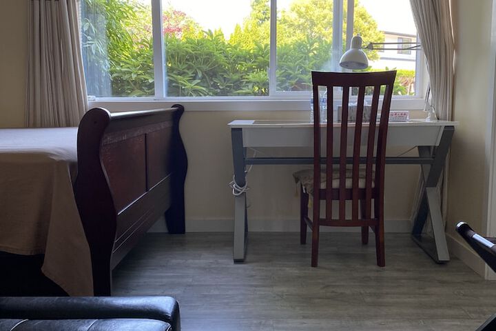 Room 32 of 43