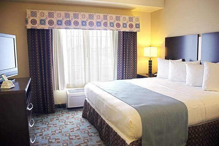Room 11 of 27