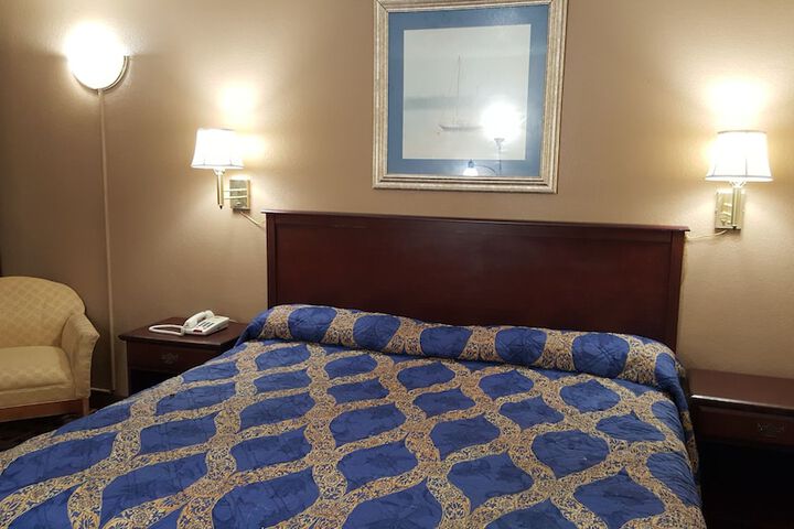 Room 21 of 37