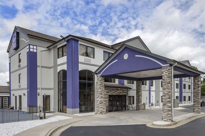 Hotel 2 of 35