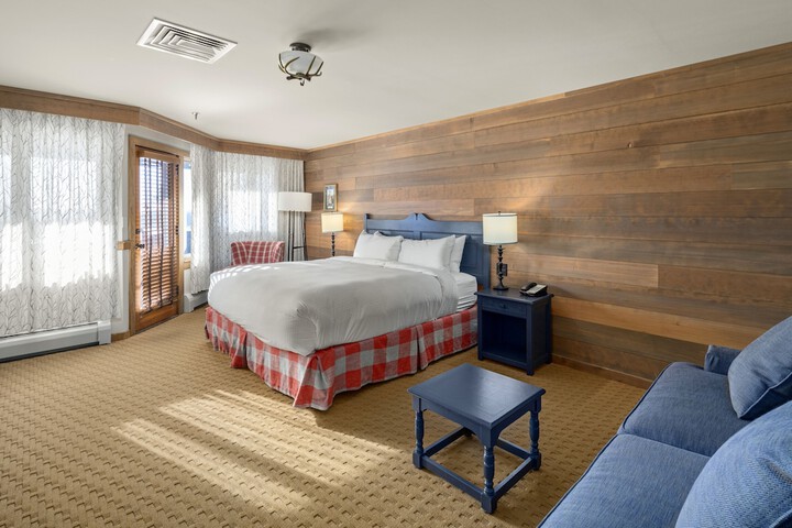 Room 33 of 110