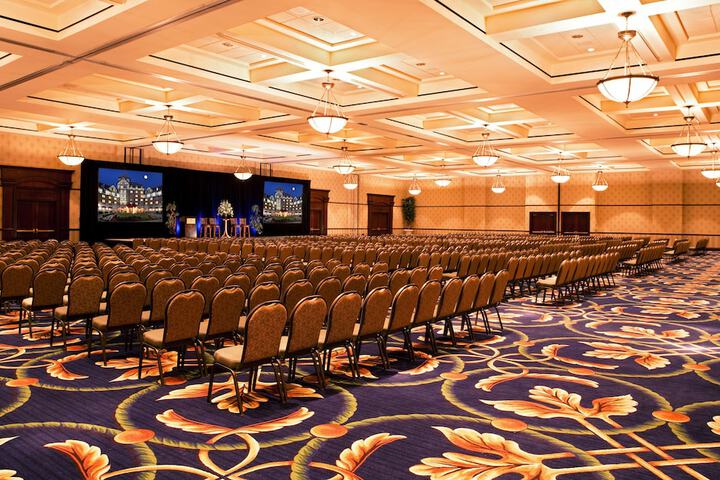 Hotel Roanoke & Conference Center Curio Collection by Hilton