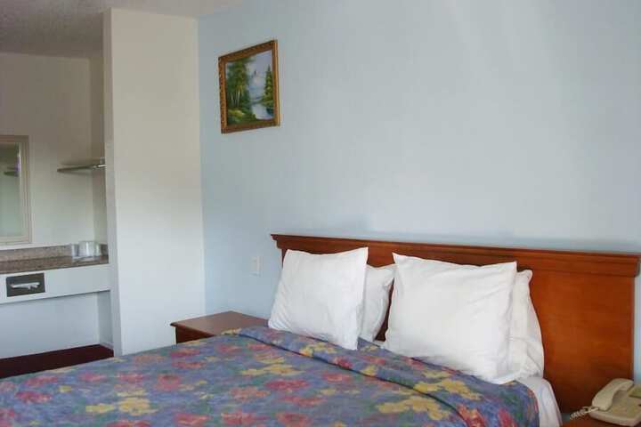 Room 10 of 29