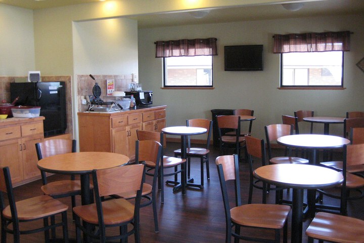 Trade Winds Motel