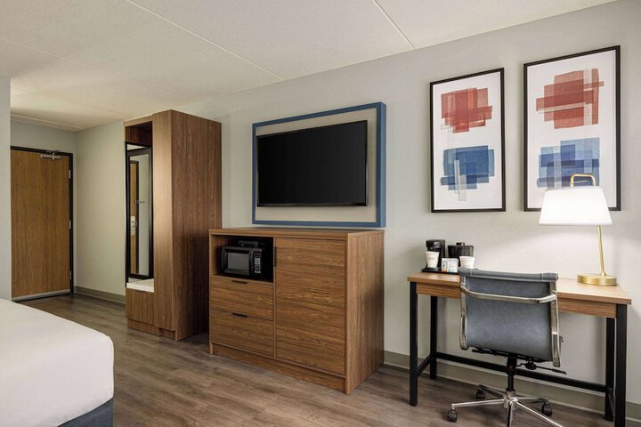 Room 46 of 62
