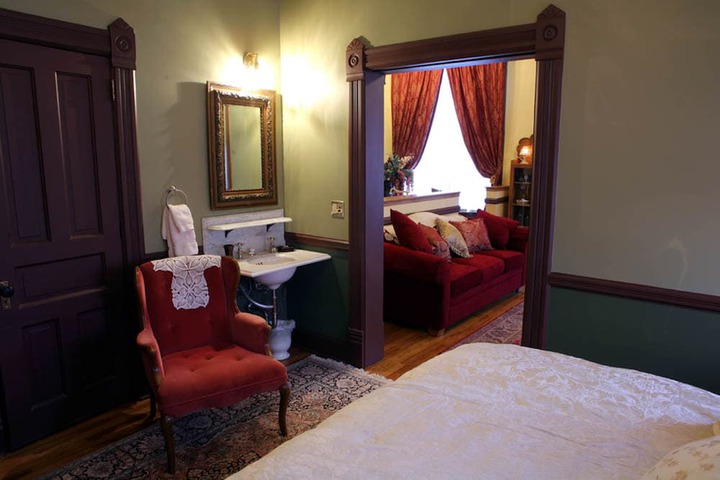 Room 18 of 39