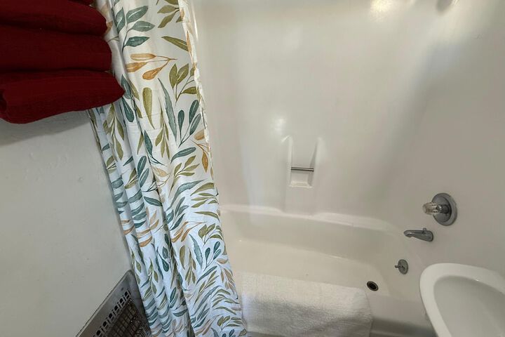 Columbia Inn Motel CA 49