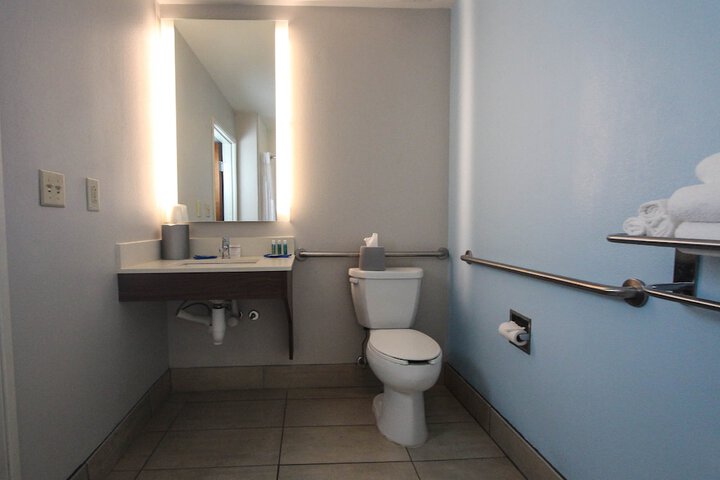 Room 12 of 41