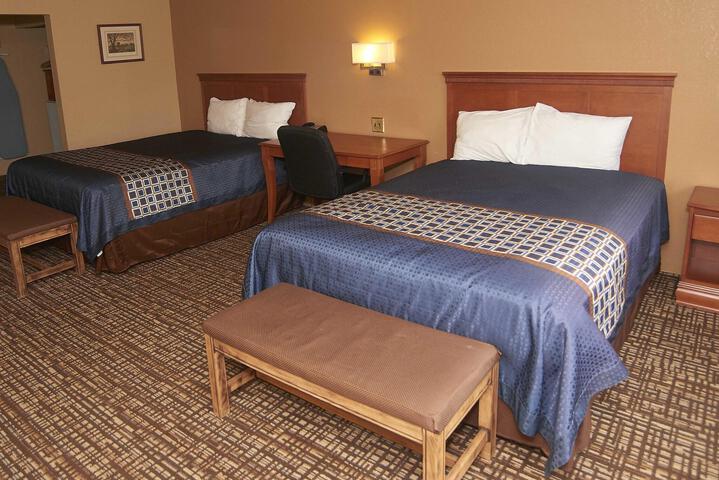 Hollow Inn & Motel