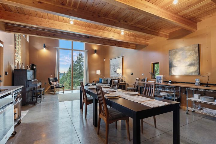 Crows Nest by Avantstay Accessible Home w / Views