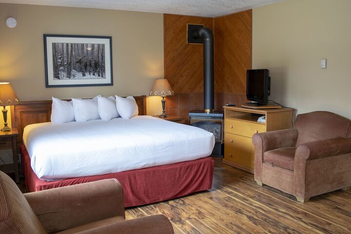 Aspen Village Inn