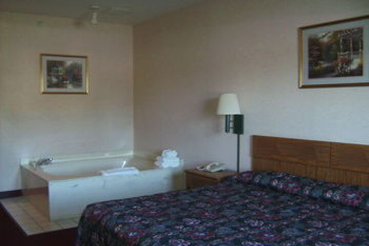 Astoria Inn