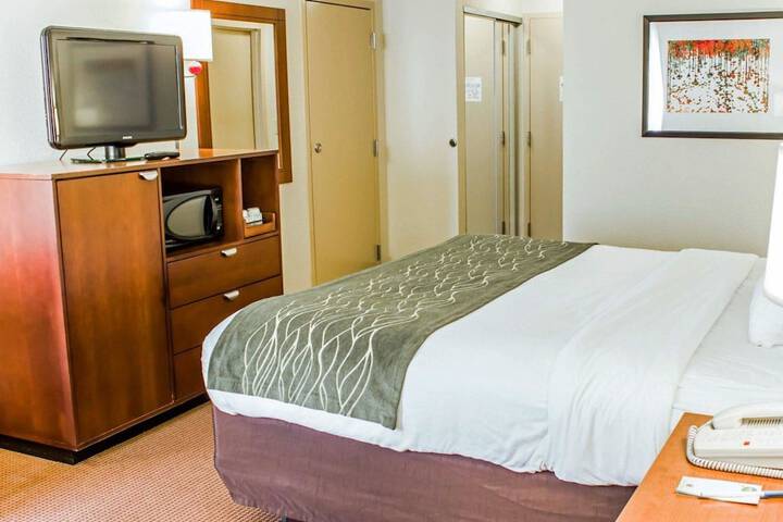 Comfort Inn Fayetteville near Fort Bragg