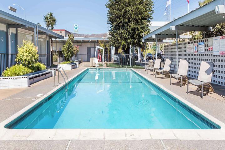Pool 2 of 22