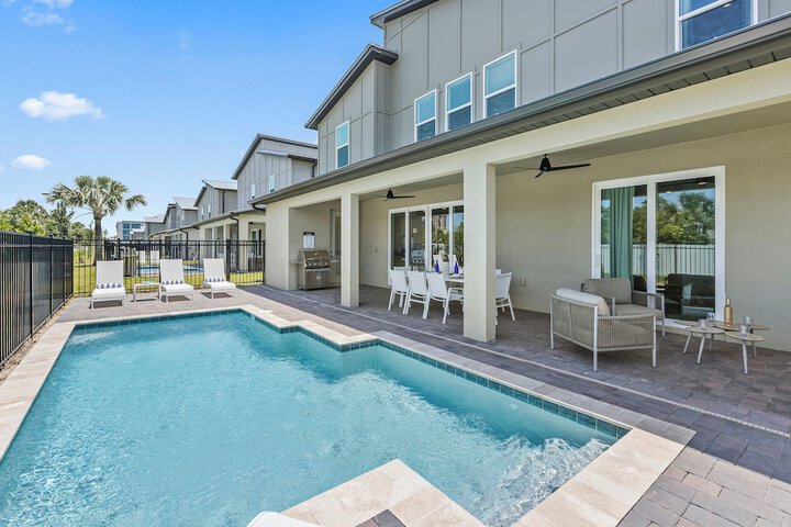 Harbor Island Beach Club Homes by Villatel